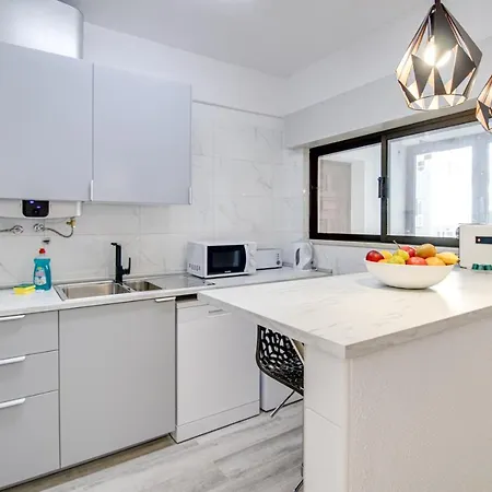 Renovated Oasis Ocean View 1bd Wi-fi 3 Min *