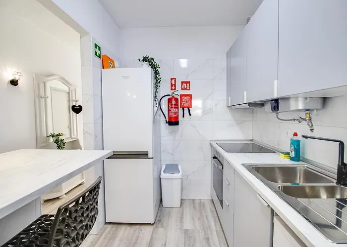 Renovated Oasis Ocean View 1bd Wi-fi 3 Min Daire *