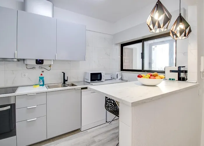 Renovated Oasis Ocean View 1bd Wi-fi 3 Min *